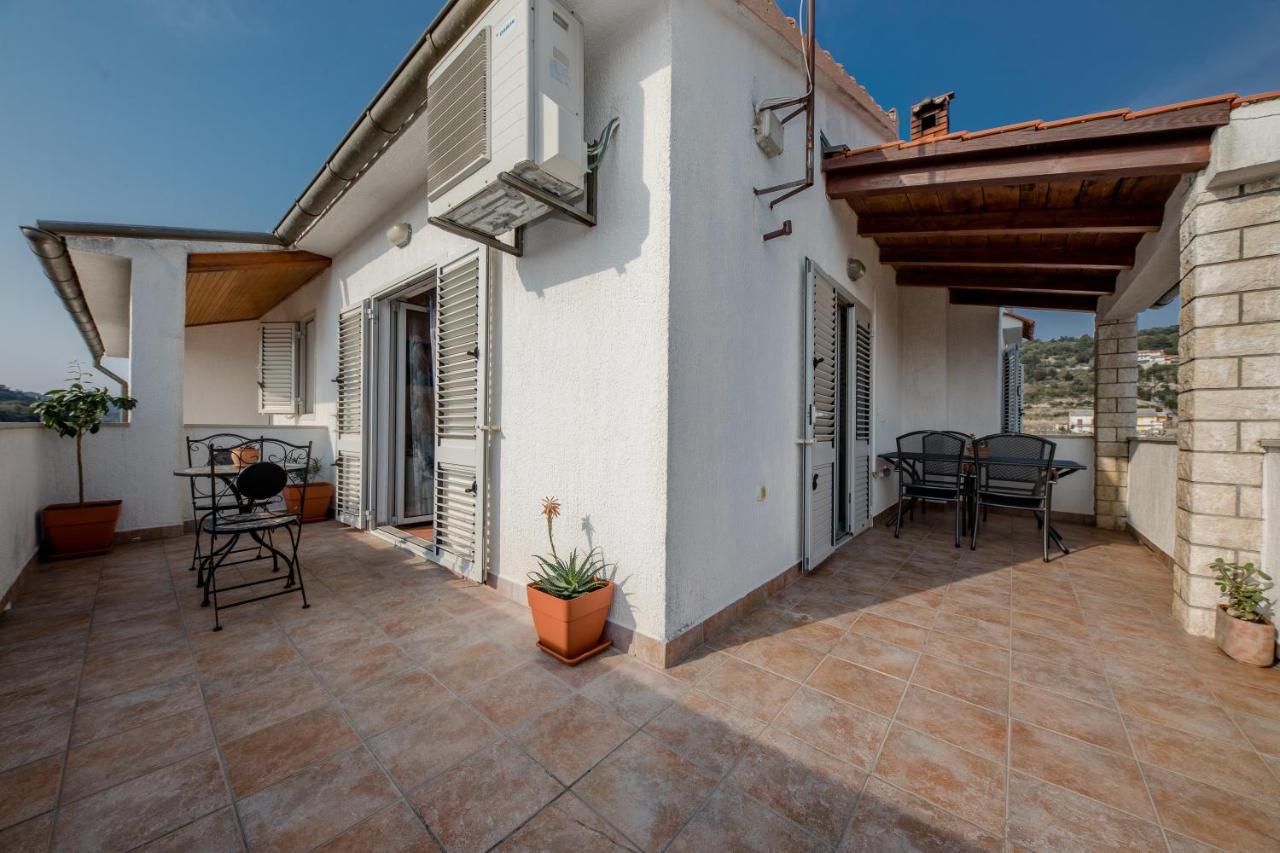 Nikolina Rab Apartments Раб Екстериор снимка