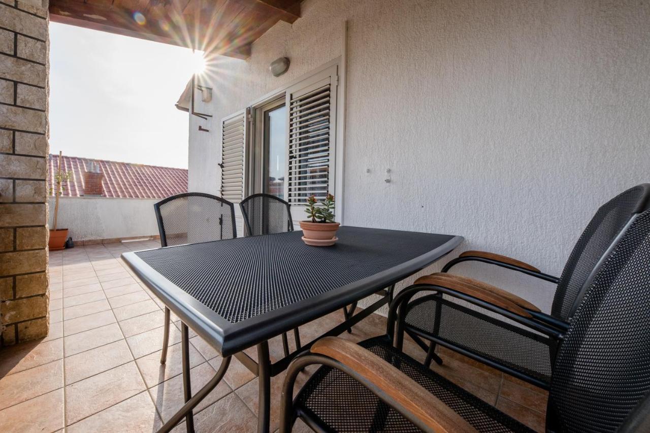 Nikolina Rab Apartments Раб Екстериор снимка