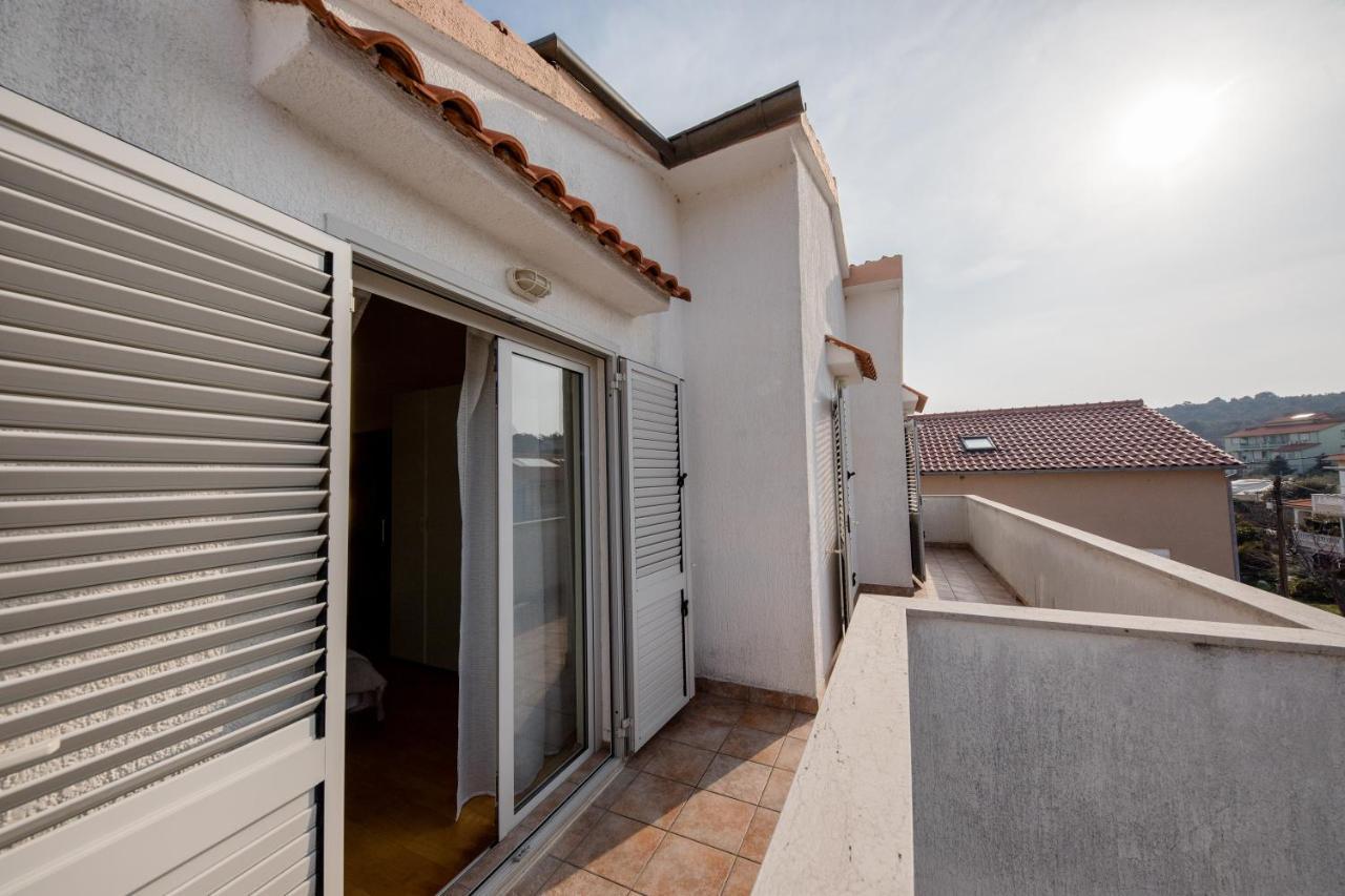 Nikolina Rab Apartments Раб Екстериор снимка